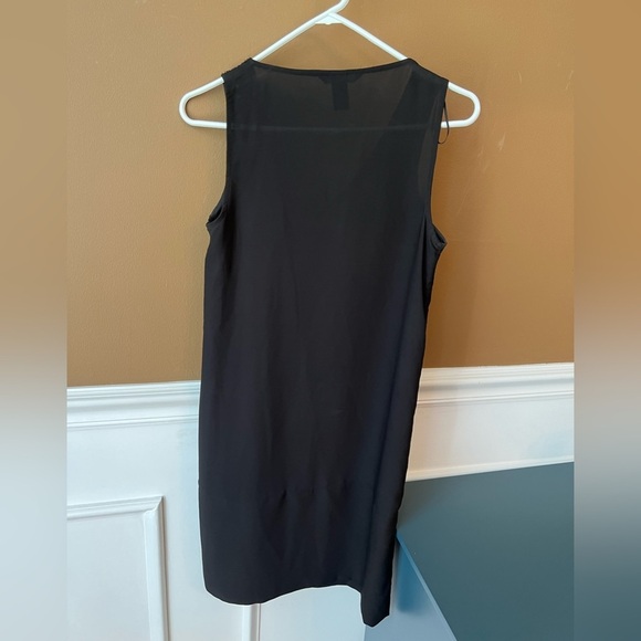 H&M Women’s Black Sheath Shift Dress V-Neck Sleeveless Size 6 LBD Cocktail Party - Picture 5 of 6